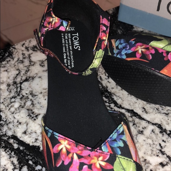 Sandals - Picture 5 of 6